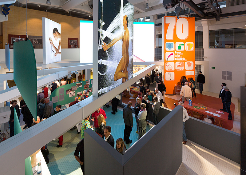 Ausstellungseröffnung in 2015 "Bad der 70er Jahre" von Hansgrohe.