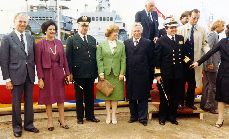 Frau Nidia Quintero Turbay (Mitte) 1982 in Kiel beim Stapellauf zweier Corvetten.
